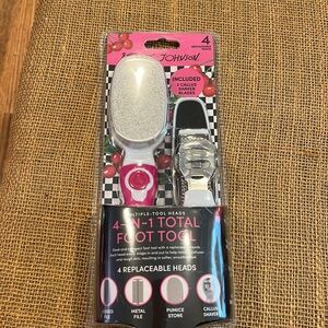 NIP Betsey Johnson foot tool